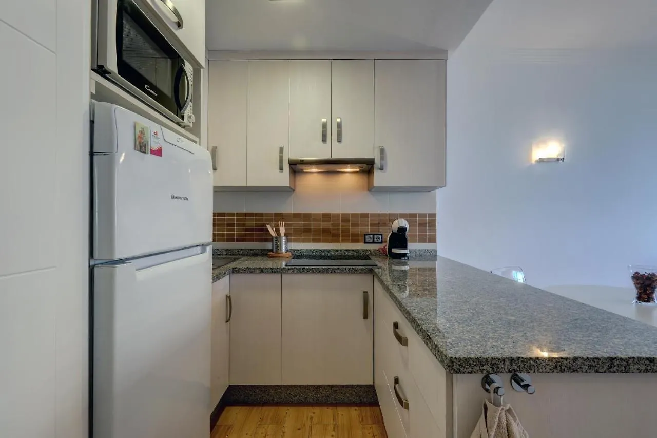 074 - Fabulous Sea View Apartment In Benal Beach Complex Benalmadena