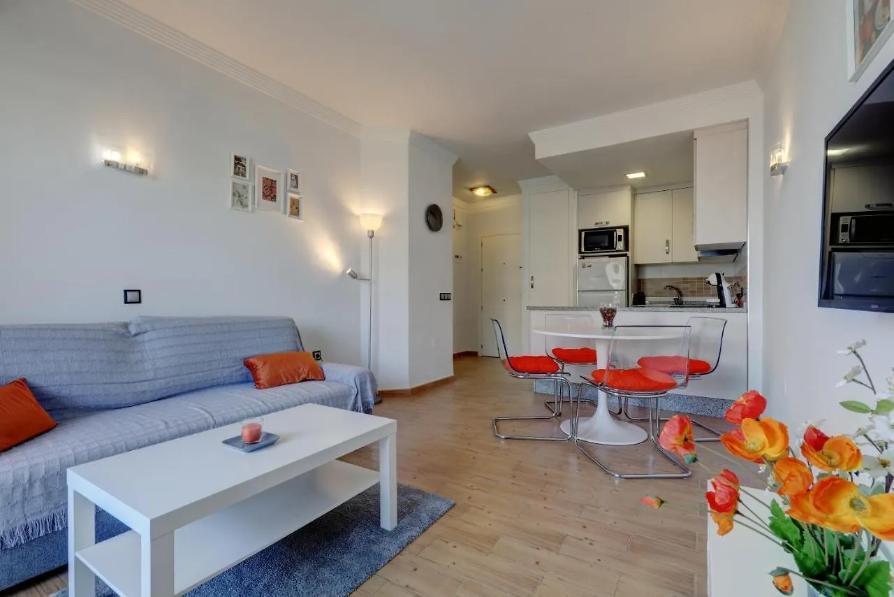 074 - Fabulous Sea View Apartment In Benal Beach Complex Benalmadena