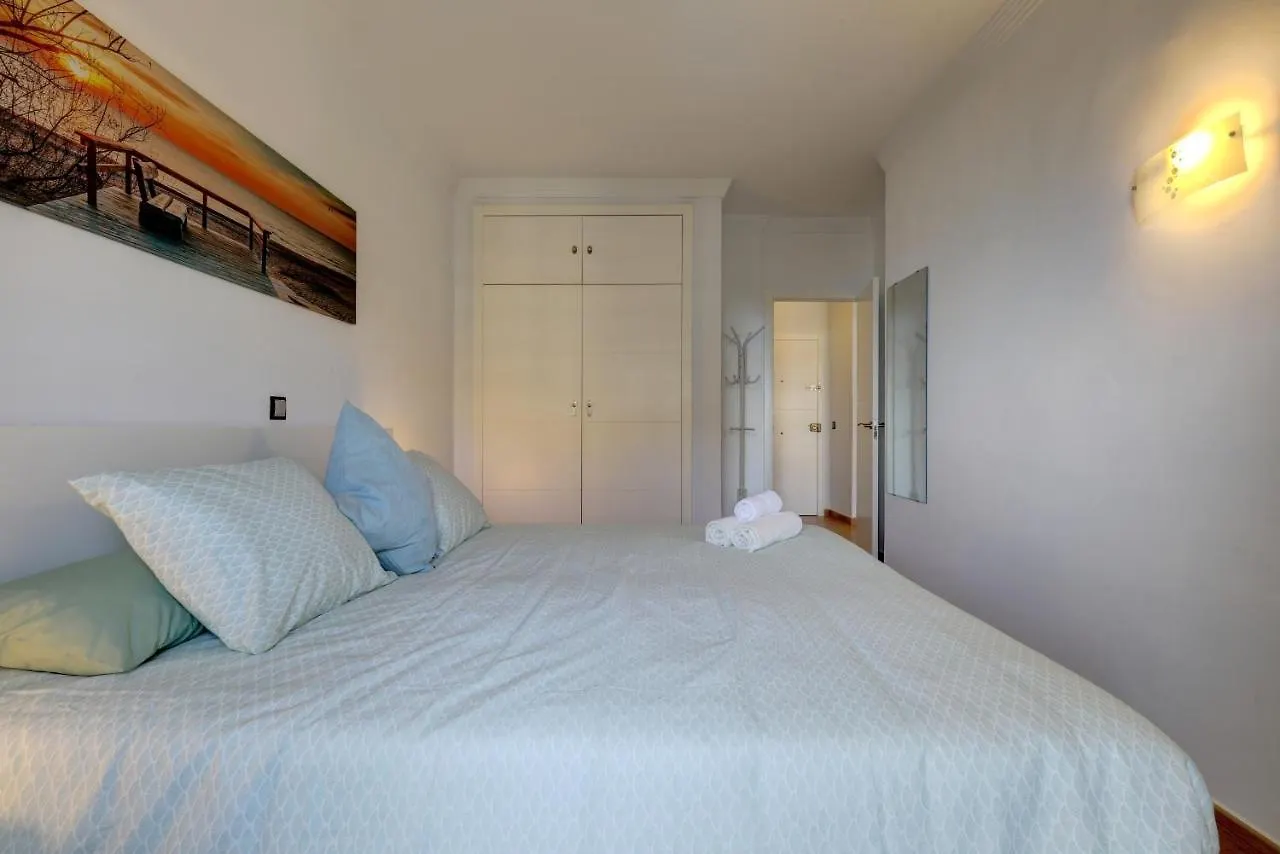 074 - Fabulous Sea View Apartment In Benal Beach Complex Benalmadena